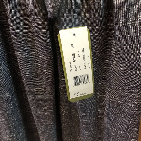 Nicole Miller cut out shoulder blouse P - Picture 3 of 4